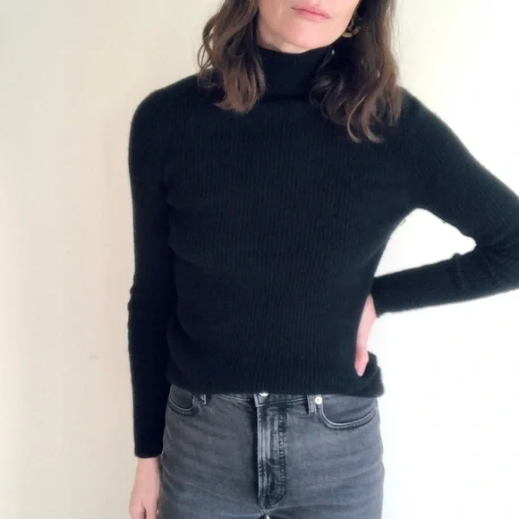 Black ribbed cashmere turtleneck sweater - Picture 12 of 14